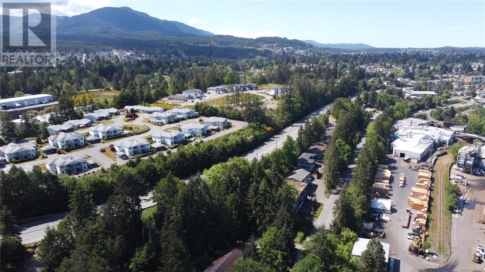 Photo 6 of 951 Haliburton St, Nanaimo BC
