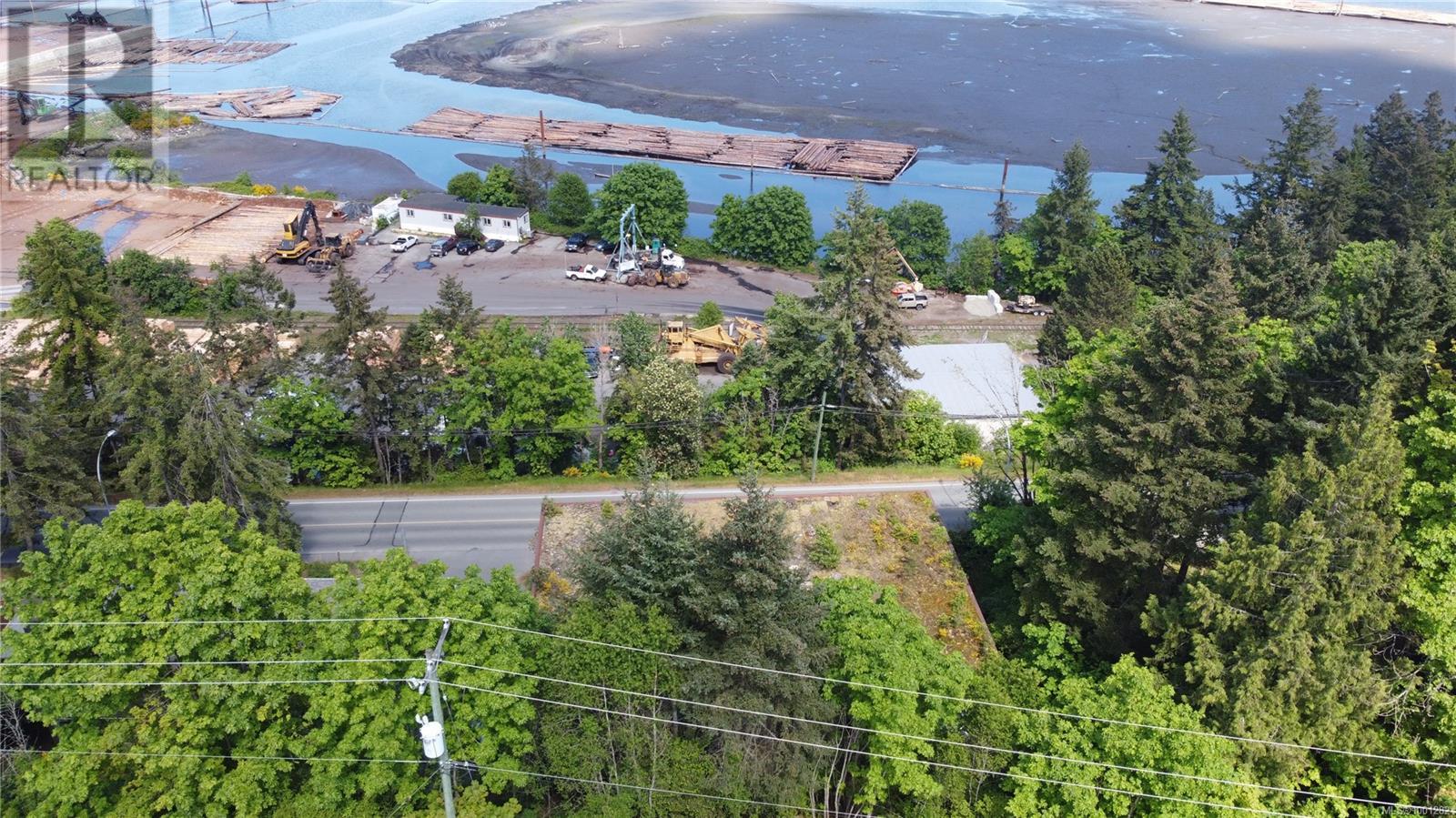 Photo 9 of 951 Haliburton St, Nanaimo BC