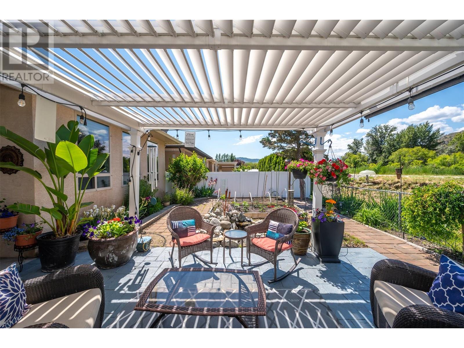  166 Willows Place, Oliver