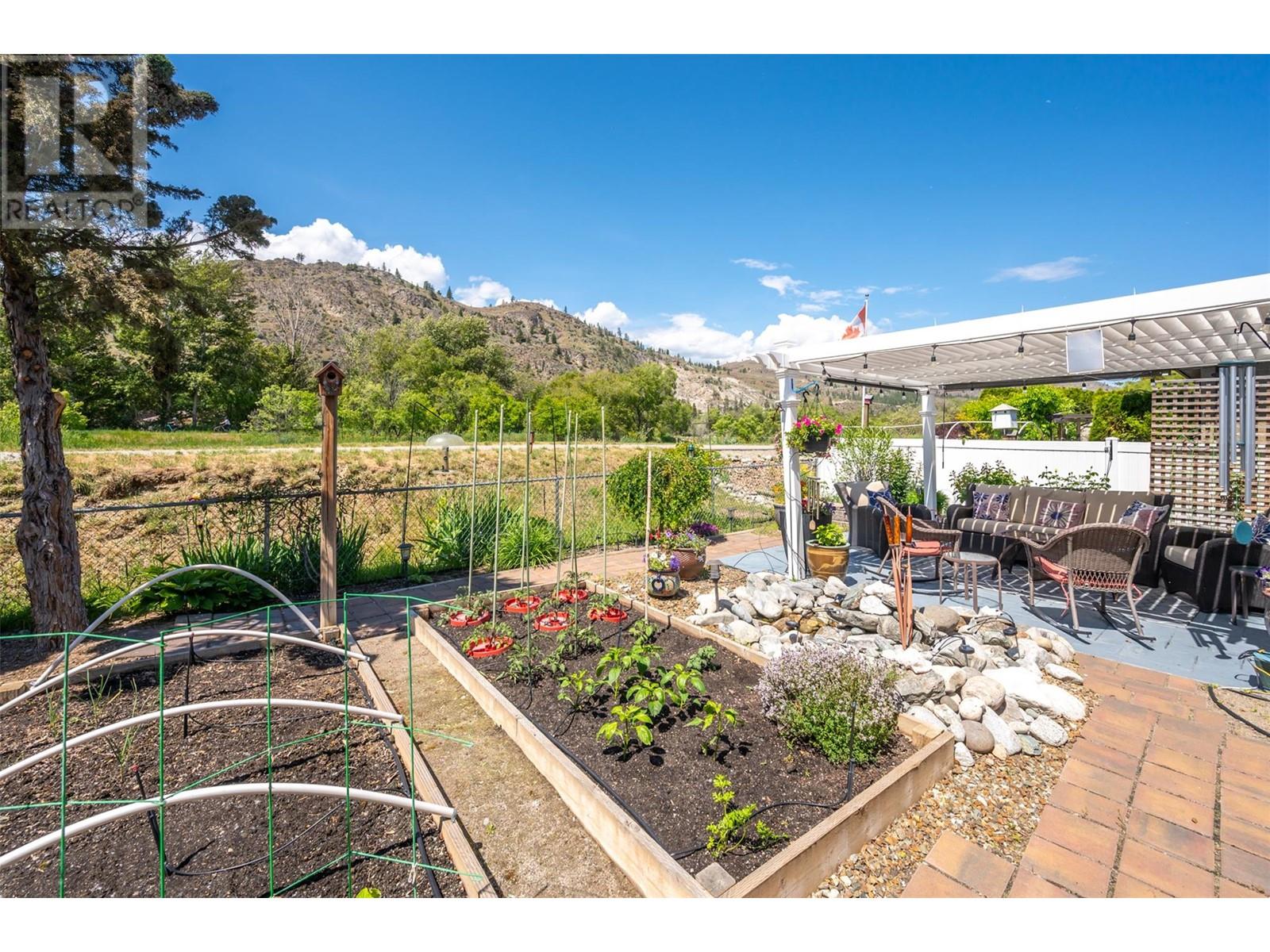  166 Willows Place, Oliver