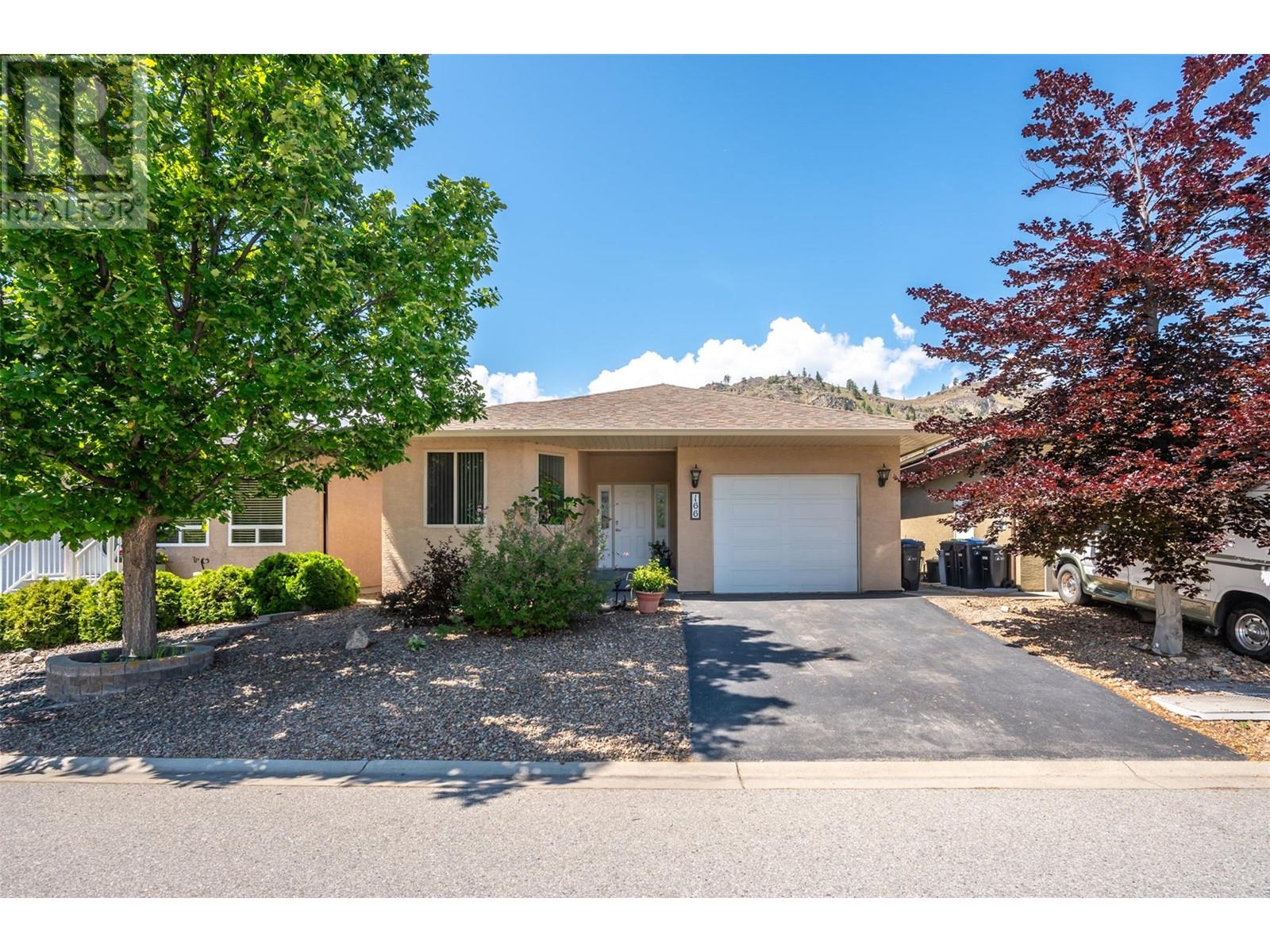 166 Willows Place, Oliver