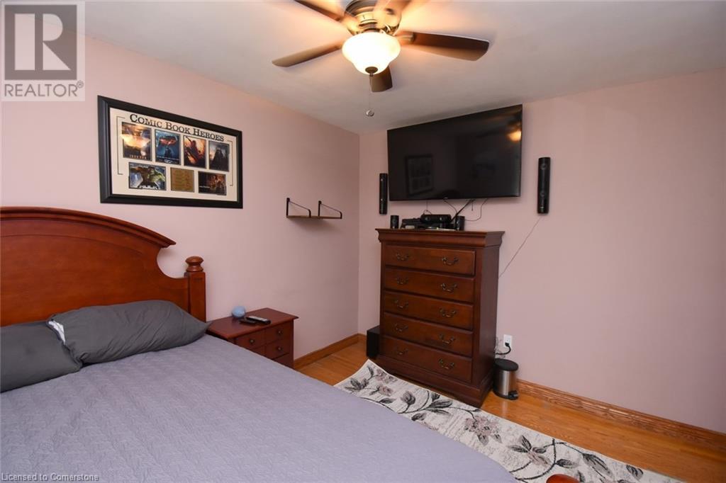 Photo 6 of 54 Chester Road, Hamilton ON