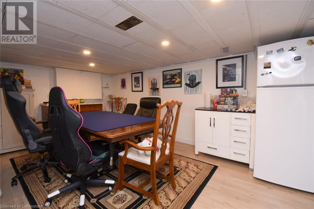 Photo 14 of 54 Chester Road, Hamilton ON