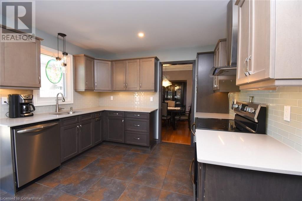 Photo 9 of 54 Chester Road, Hamilton ON