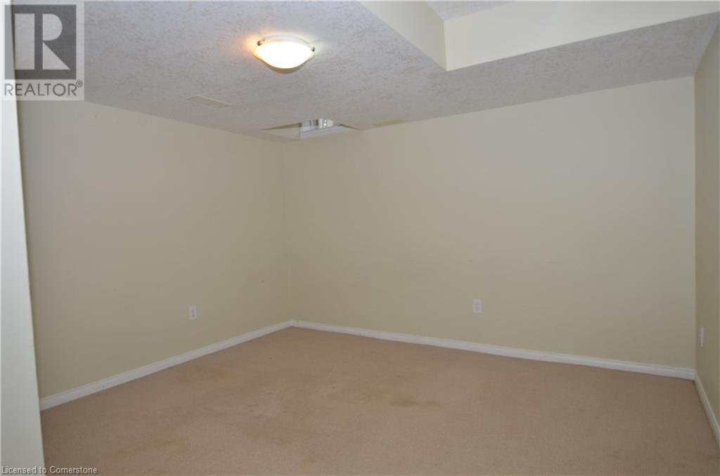 Photo 11 of 524 Stonehenge Drive, Ancaster ON