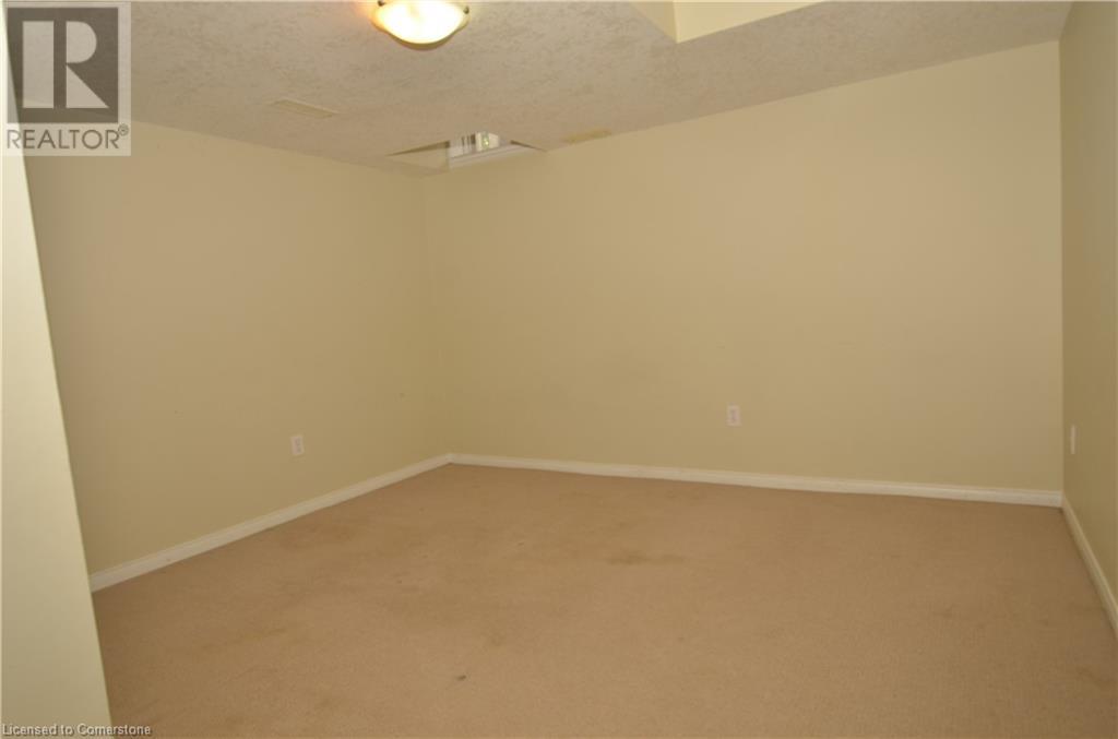 Photo 12 of 524 Stonehenge Drive, Ancaster ON
