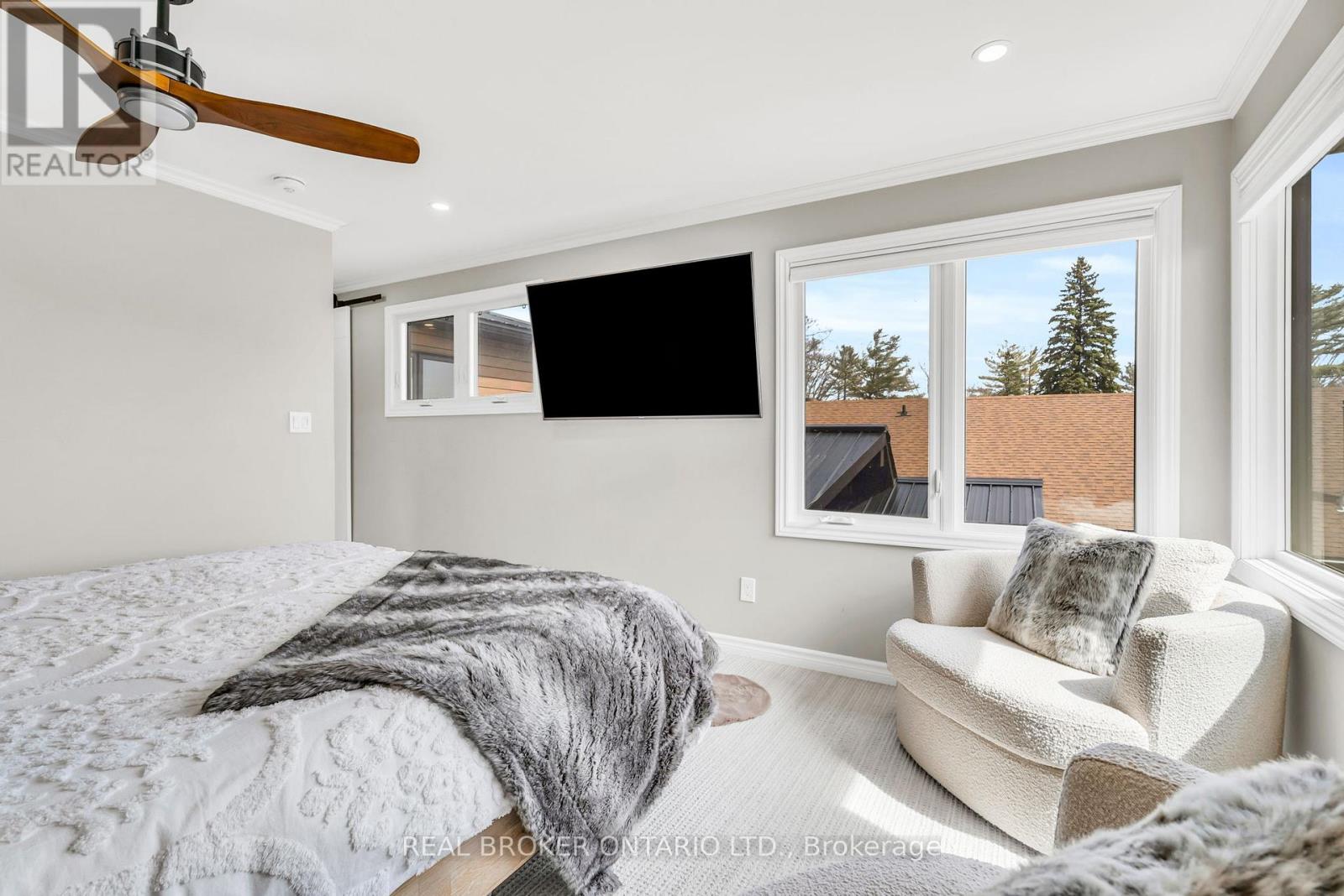 Photo 37 of 1359 Mosley Street, Wasaga Beach ON