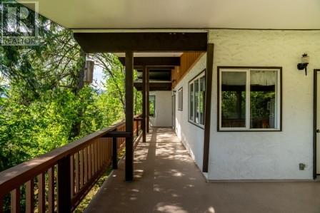 2941 McInnes Road — photo 9