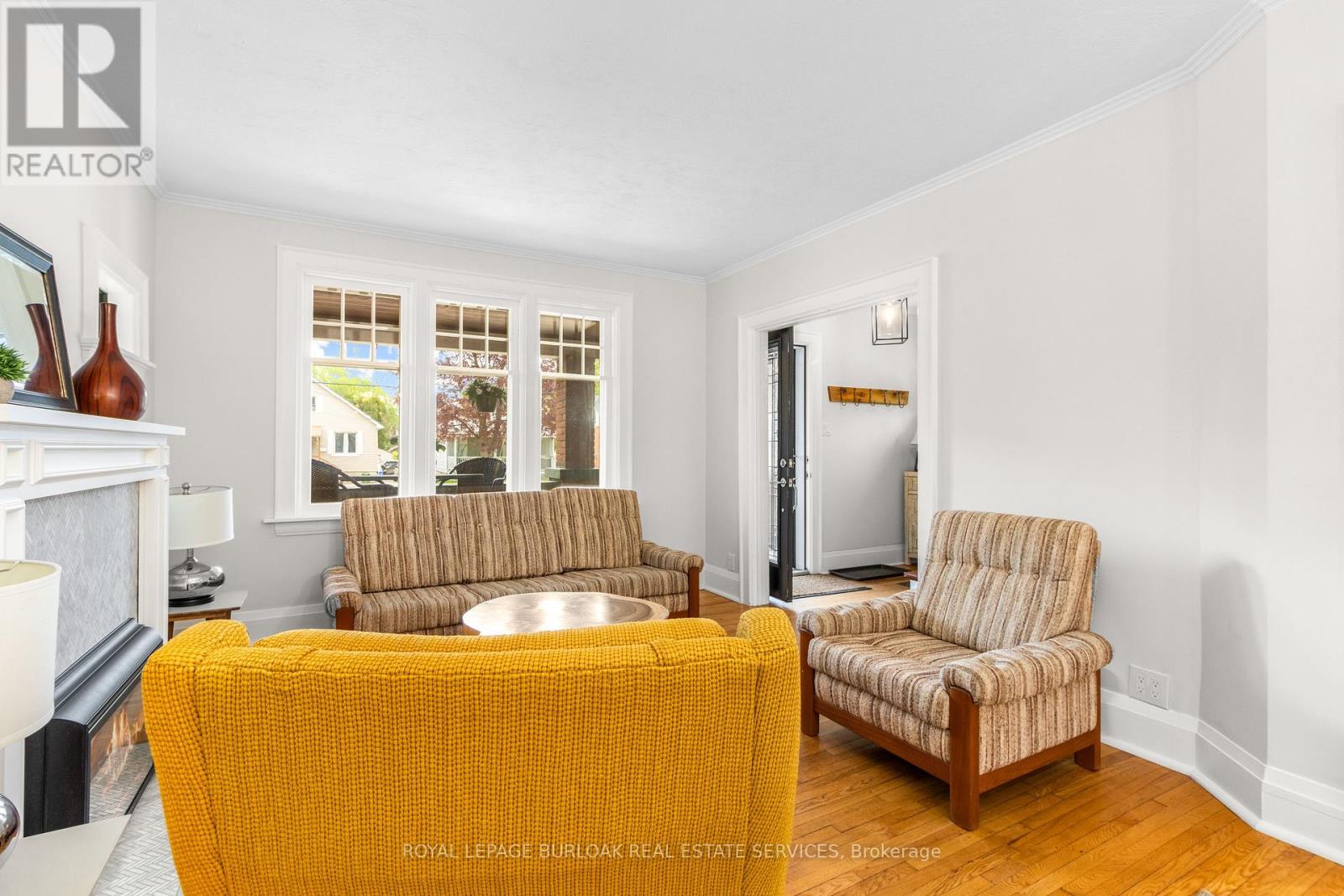Photo 3 of 1144 4th Avenue W, Owen Sound ON