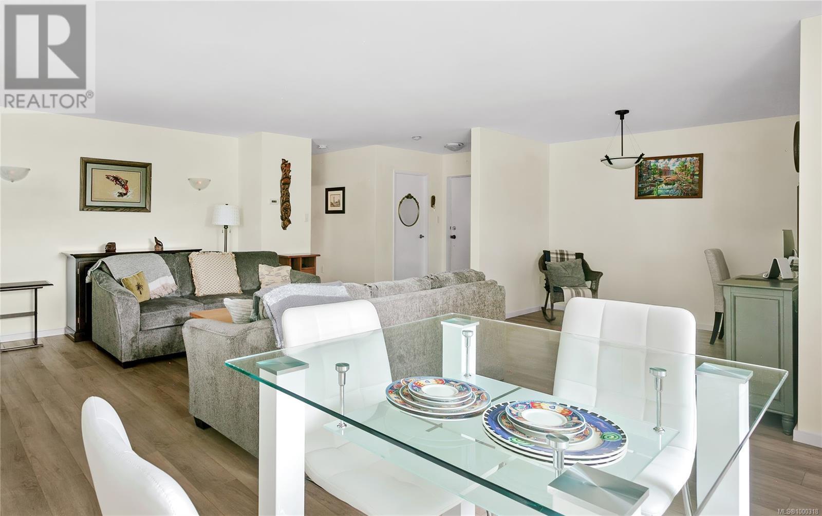 103 2323 Hamiota Street, Oak Bay