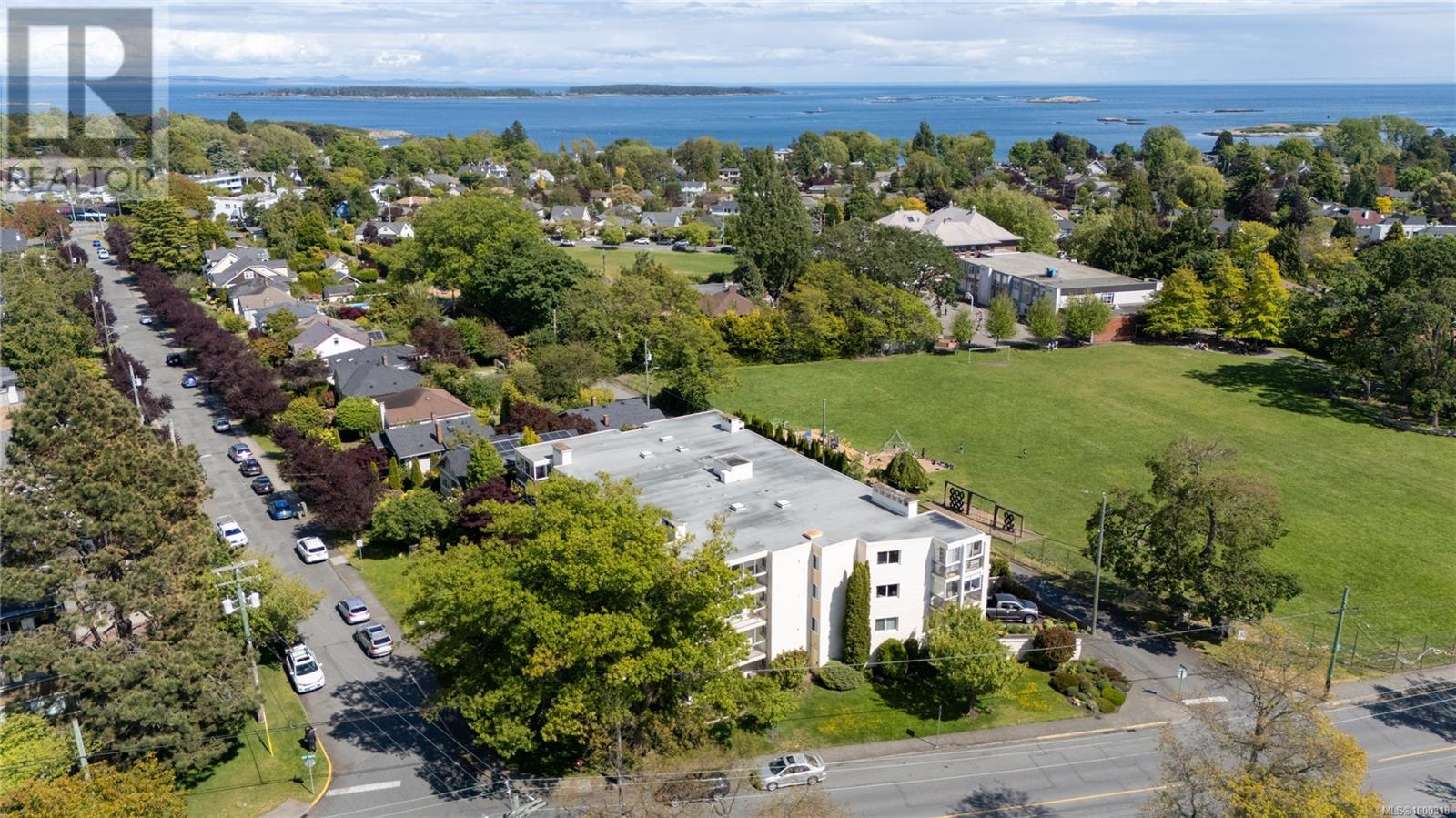 103 2323 Hamiota Street, Oak Bay