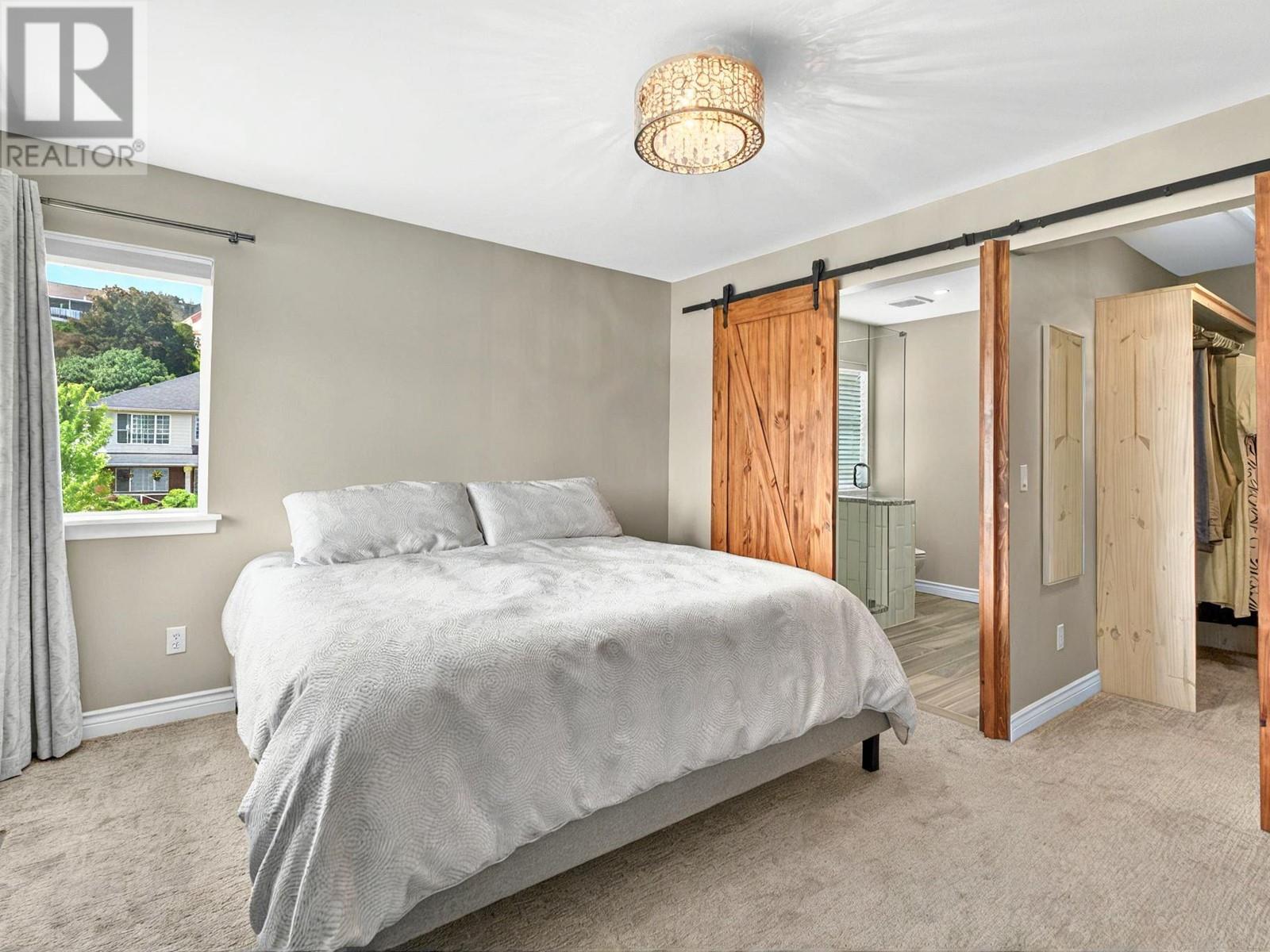  1150 Sunview Place, West Kelowna