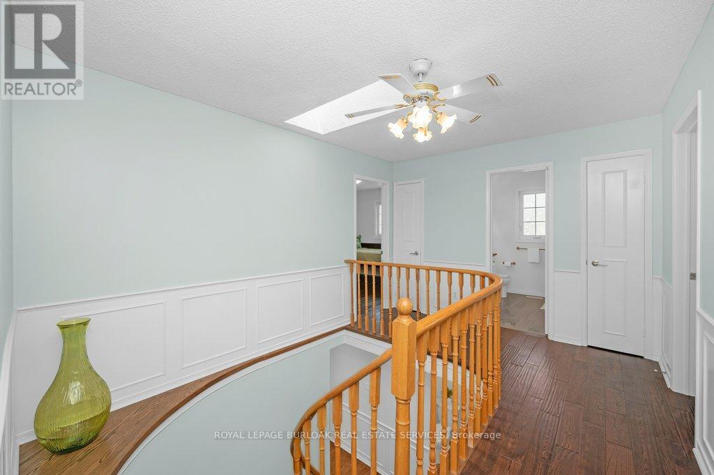 Photo 13 of 274 Honeyvale Road, Oakville ON