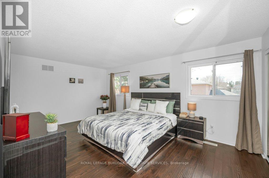 Photo 15 of 274 Honeyvale Road, Oakville ON