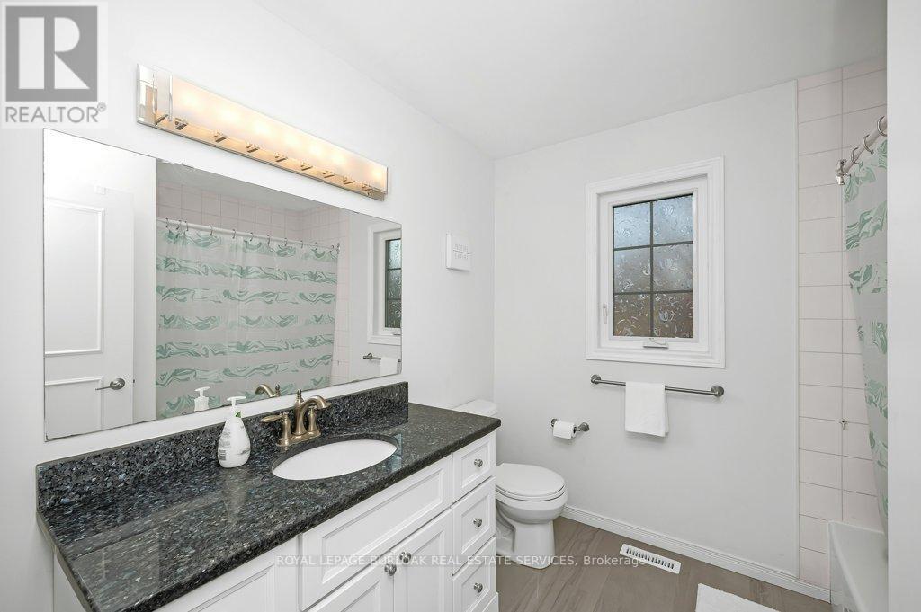 Photo 20 of 274 Honeyvale Road, Oakville ON