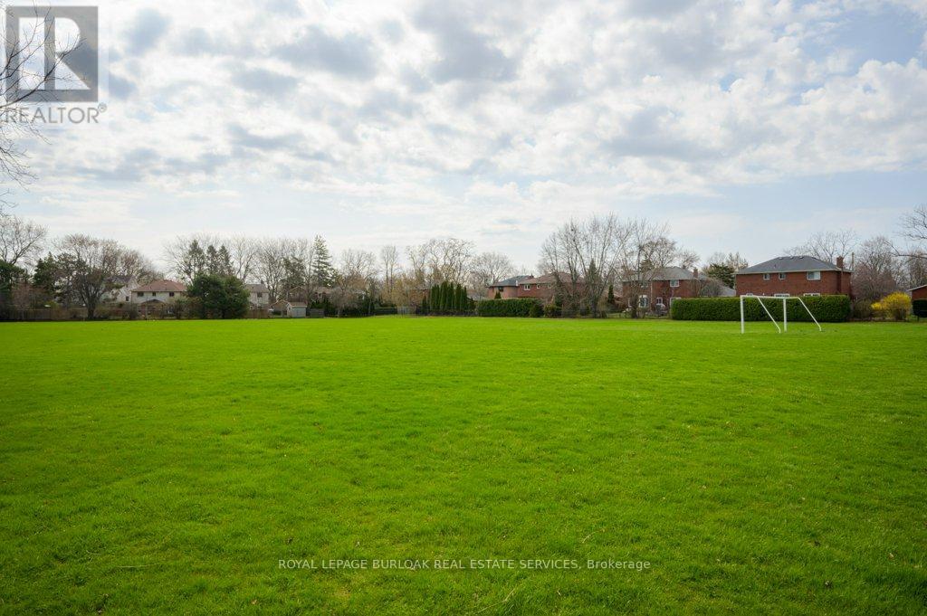 Photo 26 of 274 Honeyvale Road, Oakville ON