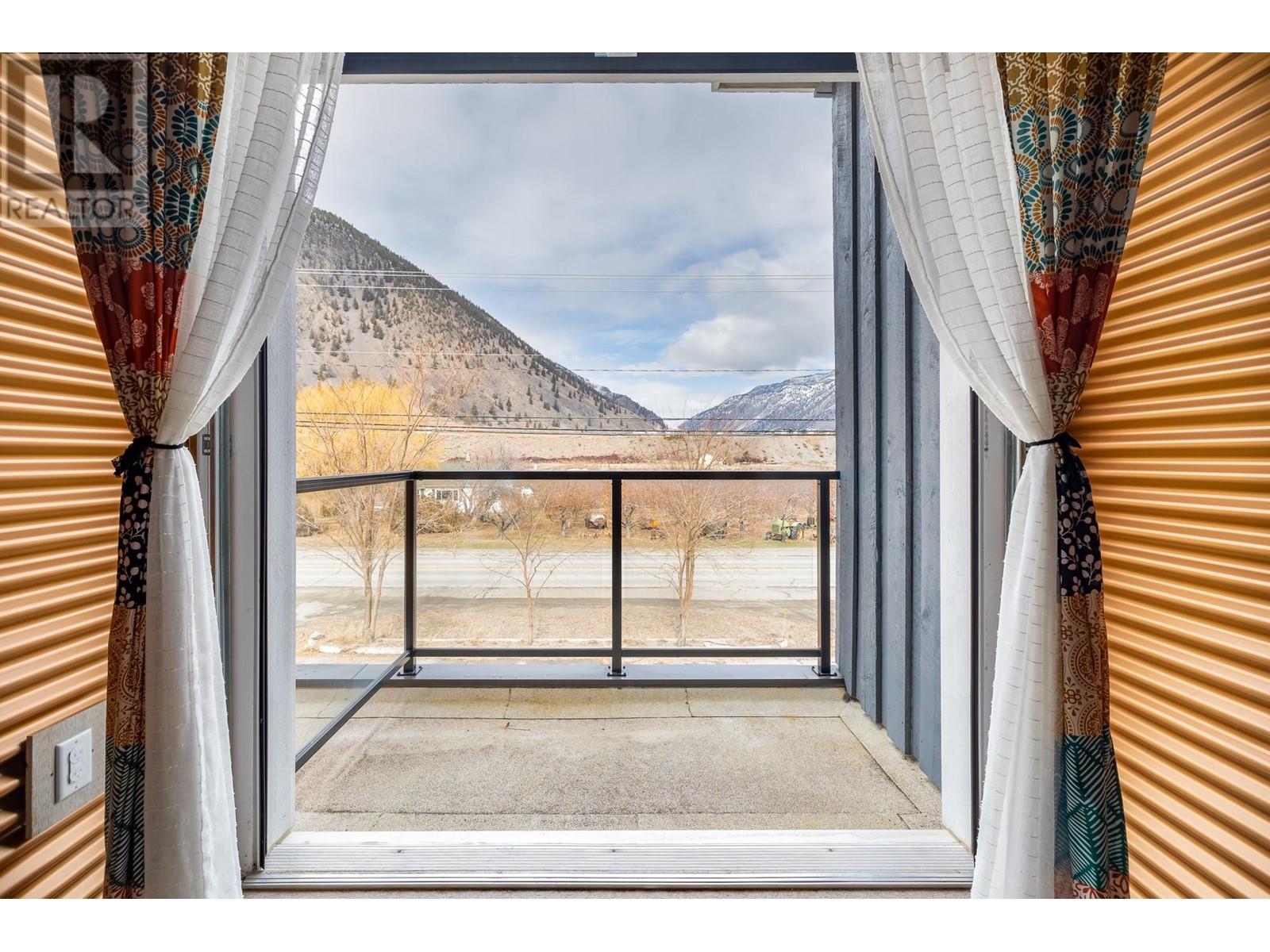  101 7th Avenue, Keremeos