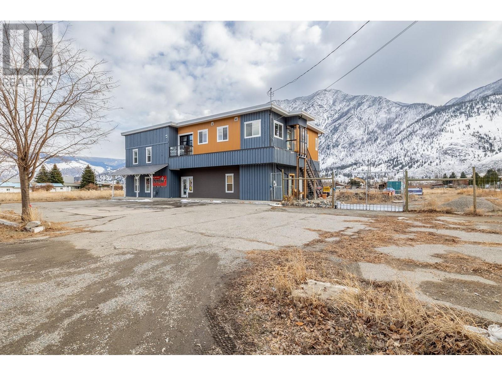  101 7th Avenue, Keremeos
