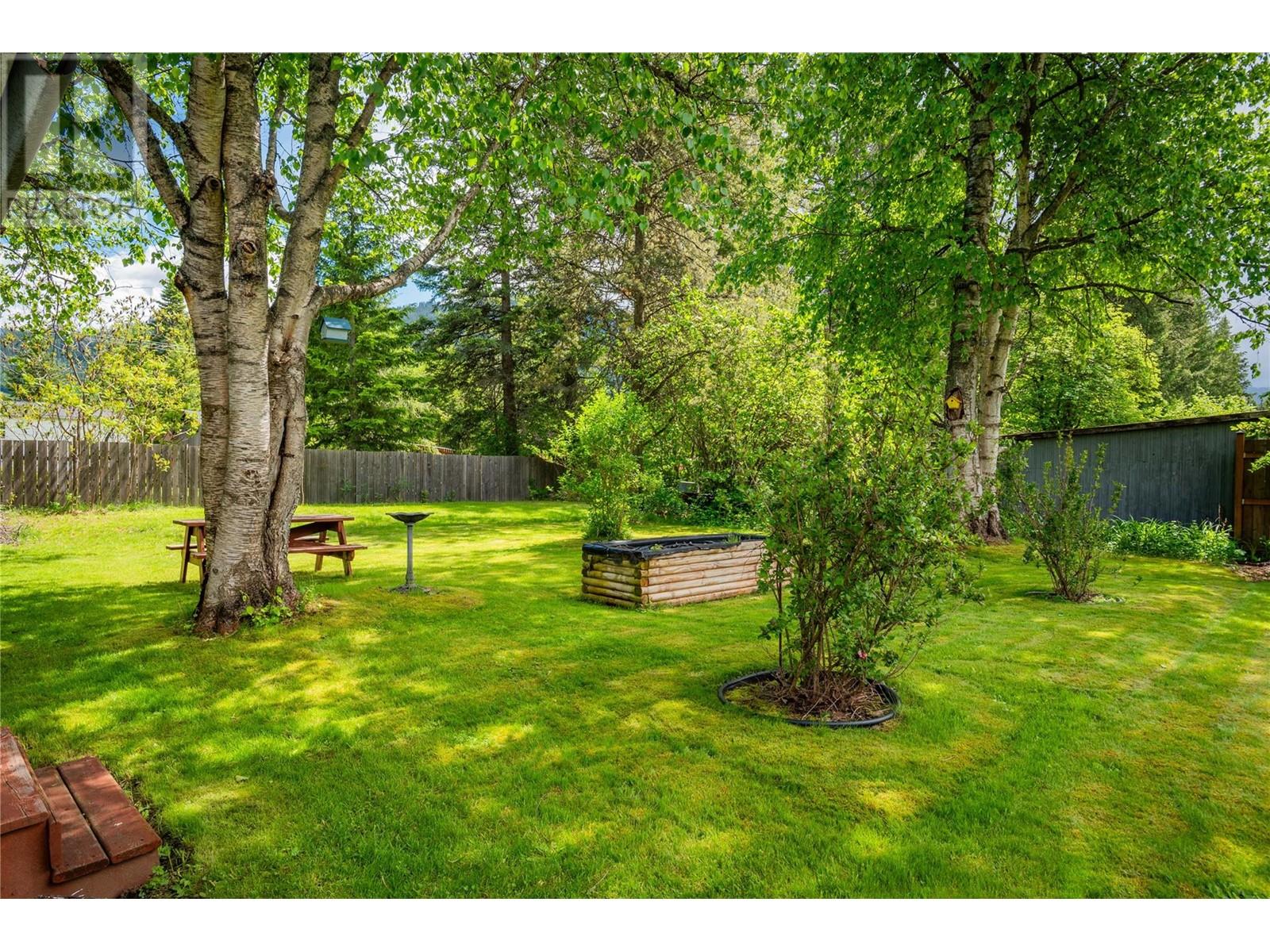 Photo 10 of 2718 Fir Drive, South Slocan BC
