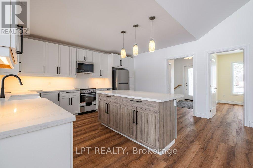Photo 9 of 272 9th Concession Road, Rideau Lakes ON