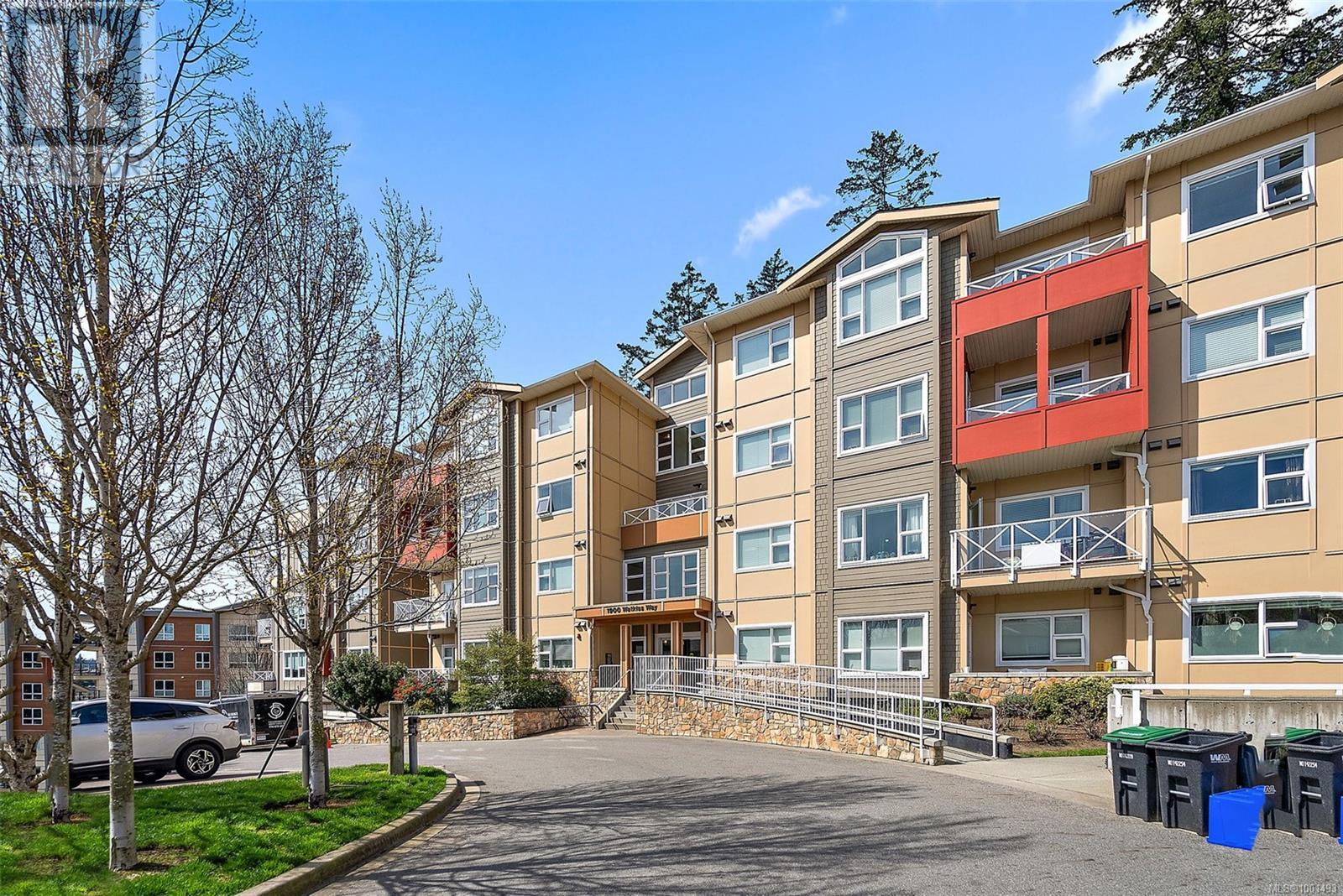 210 1900 Watkiss Way, View Royal