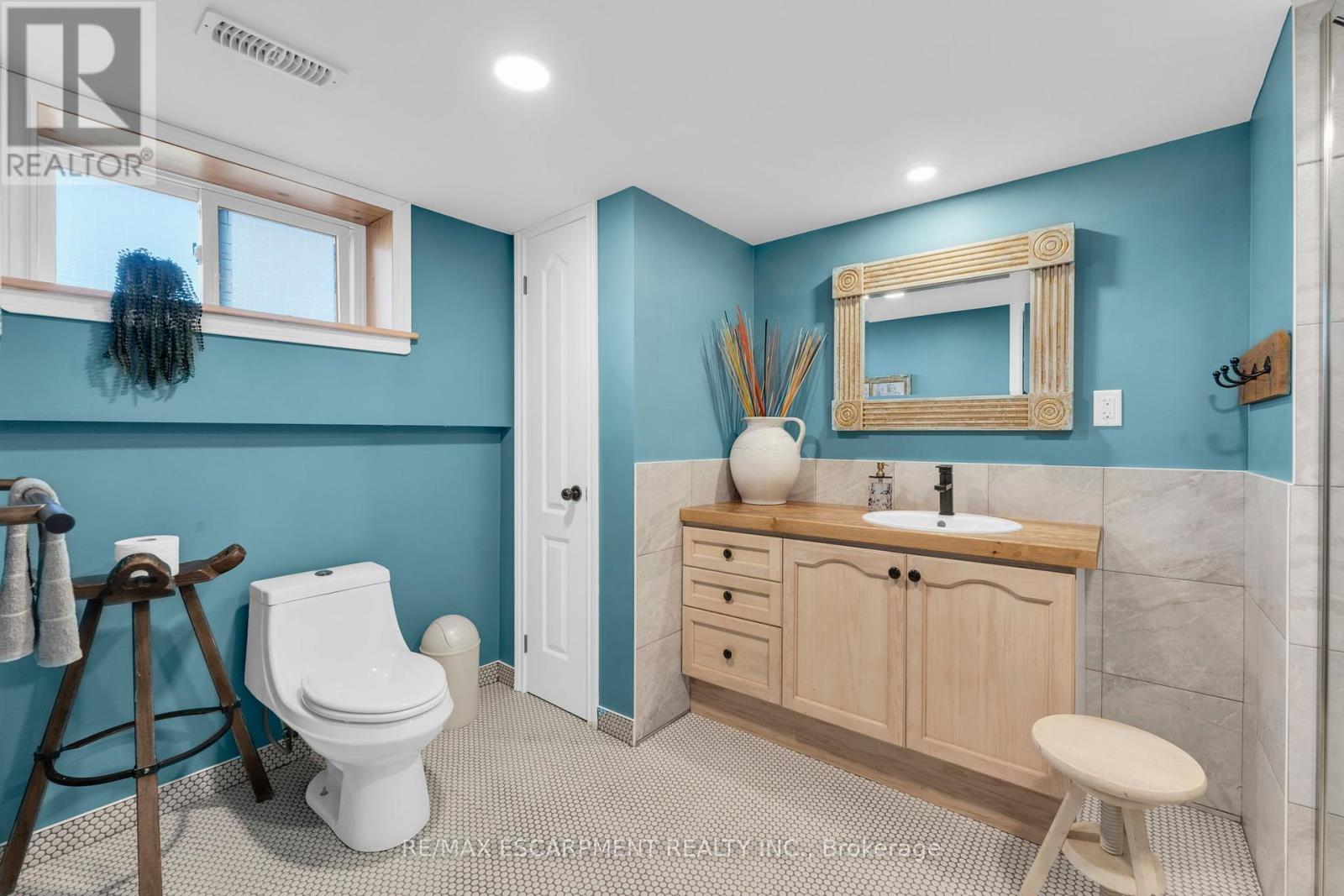 Photo 27 of 6724 Elcho Road, West Lincoln ON