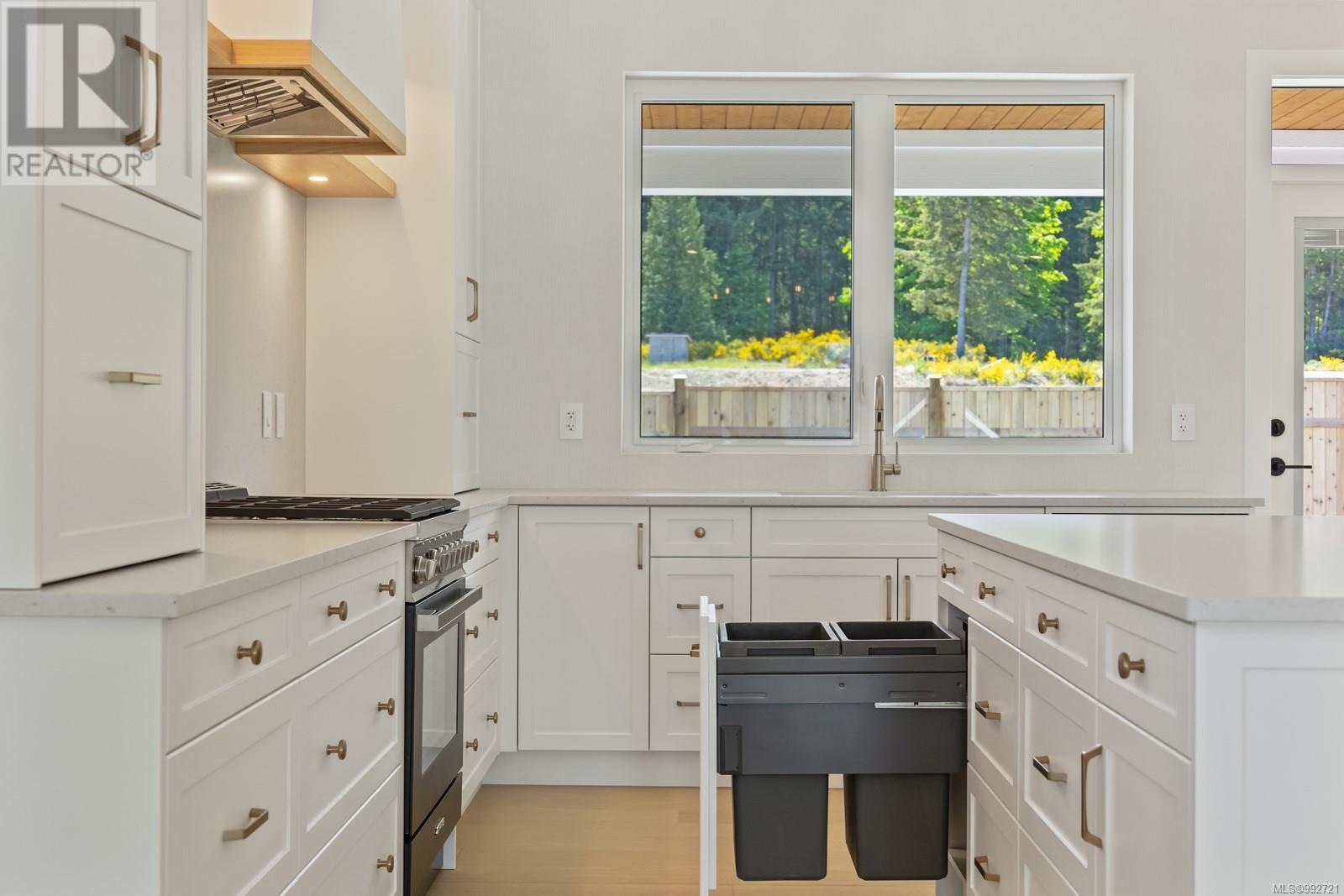 1757 Crown Isle Blvd, Courtenay real estate listing 992721