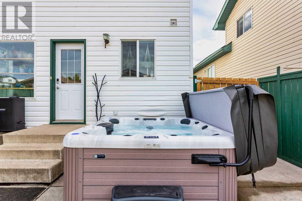 Single Family House for Sale in  Mt Aberdeen Circle SE McKenzie Lake Calgary 