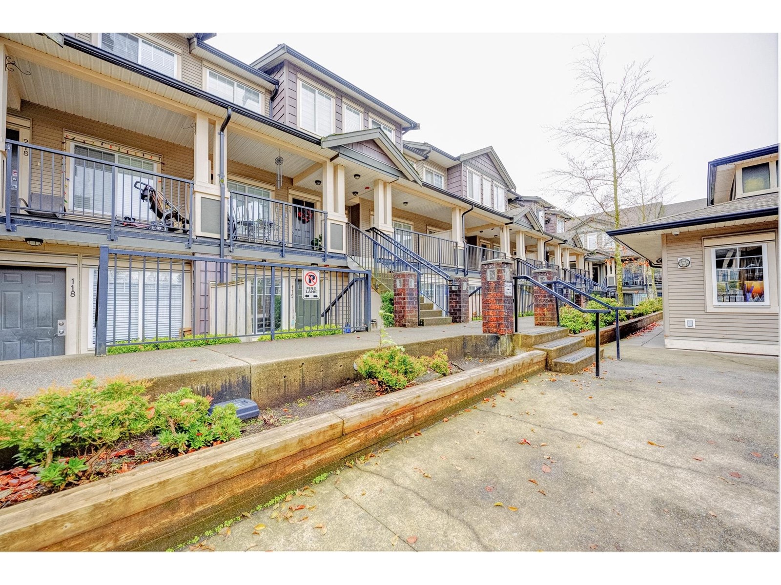 Photo 5 of 124 13958 108 Avenue, Surrey BC