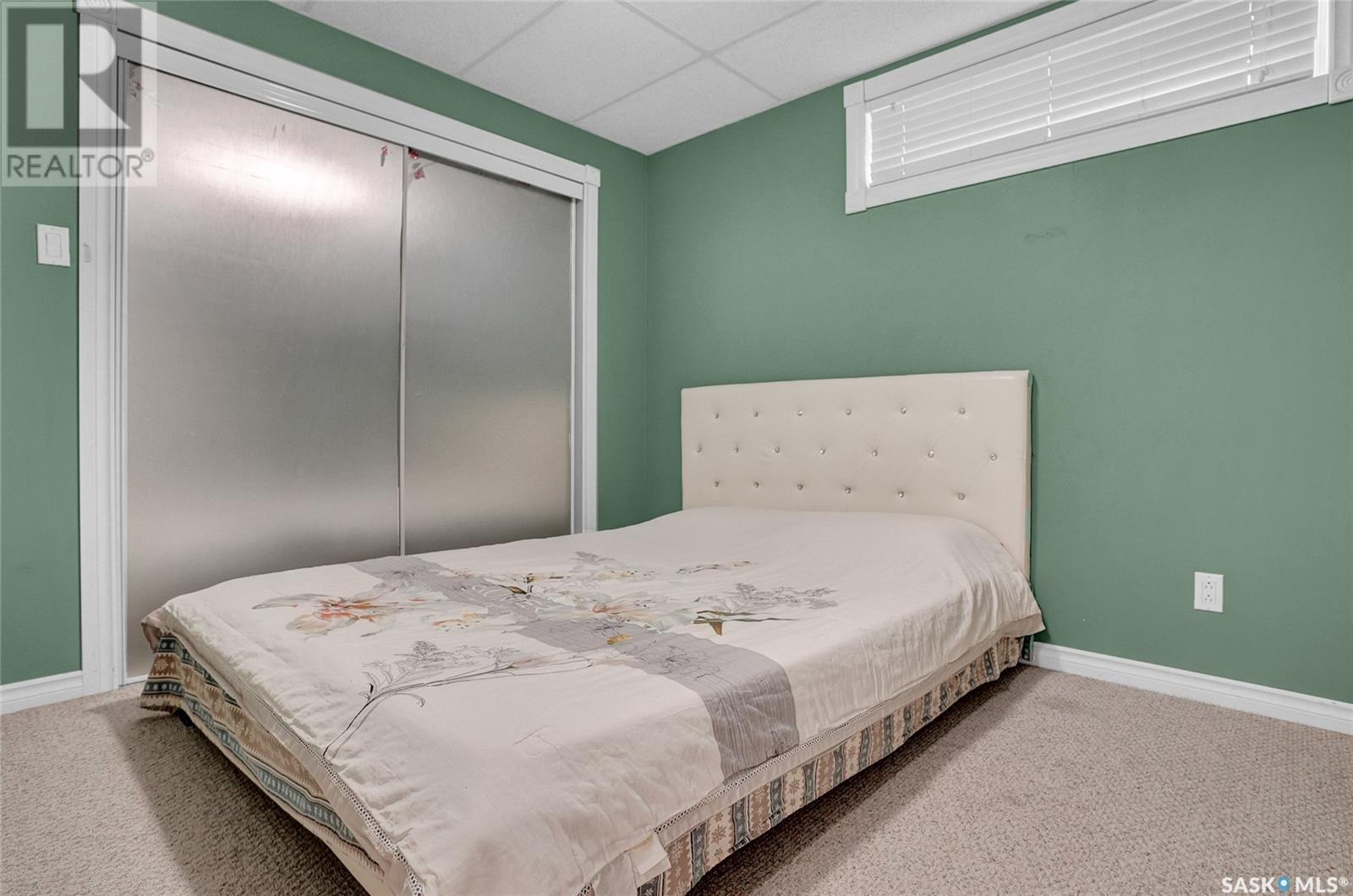 Single Family House 2 Level for Sale in  Deiter BAY Regina 