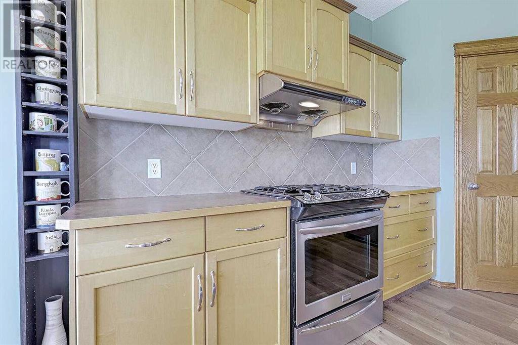 Single Family House for Sale in  Tuscany Vista Point NW Tuscany Calgary 