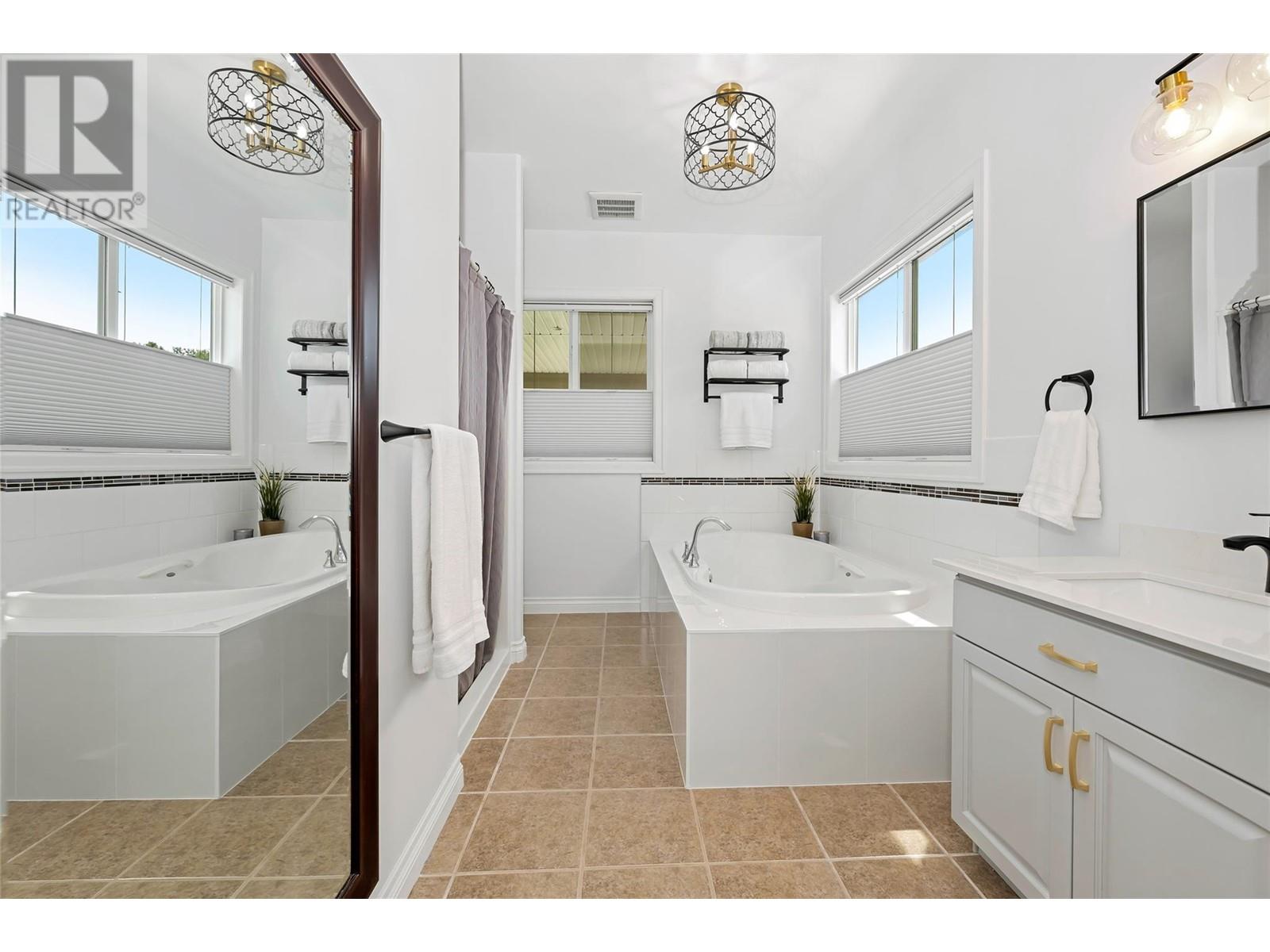 203 Juniper Avenue, Kaleden