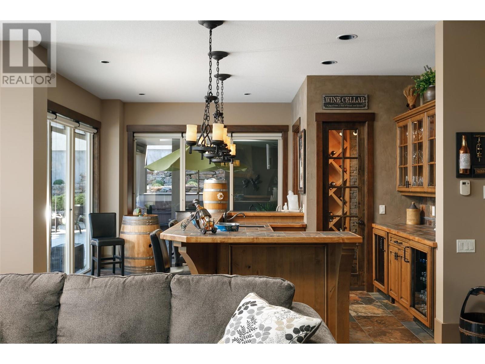 1528 Vineyard Drive, West Kelowna
