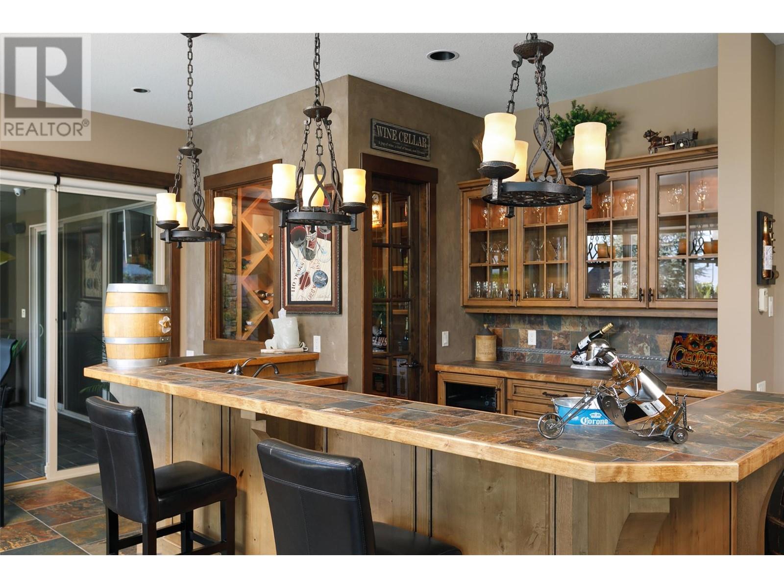  1528 Vineyard Drive, West Kelowna