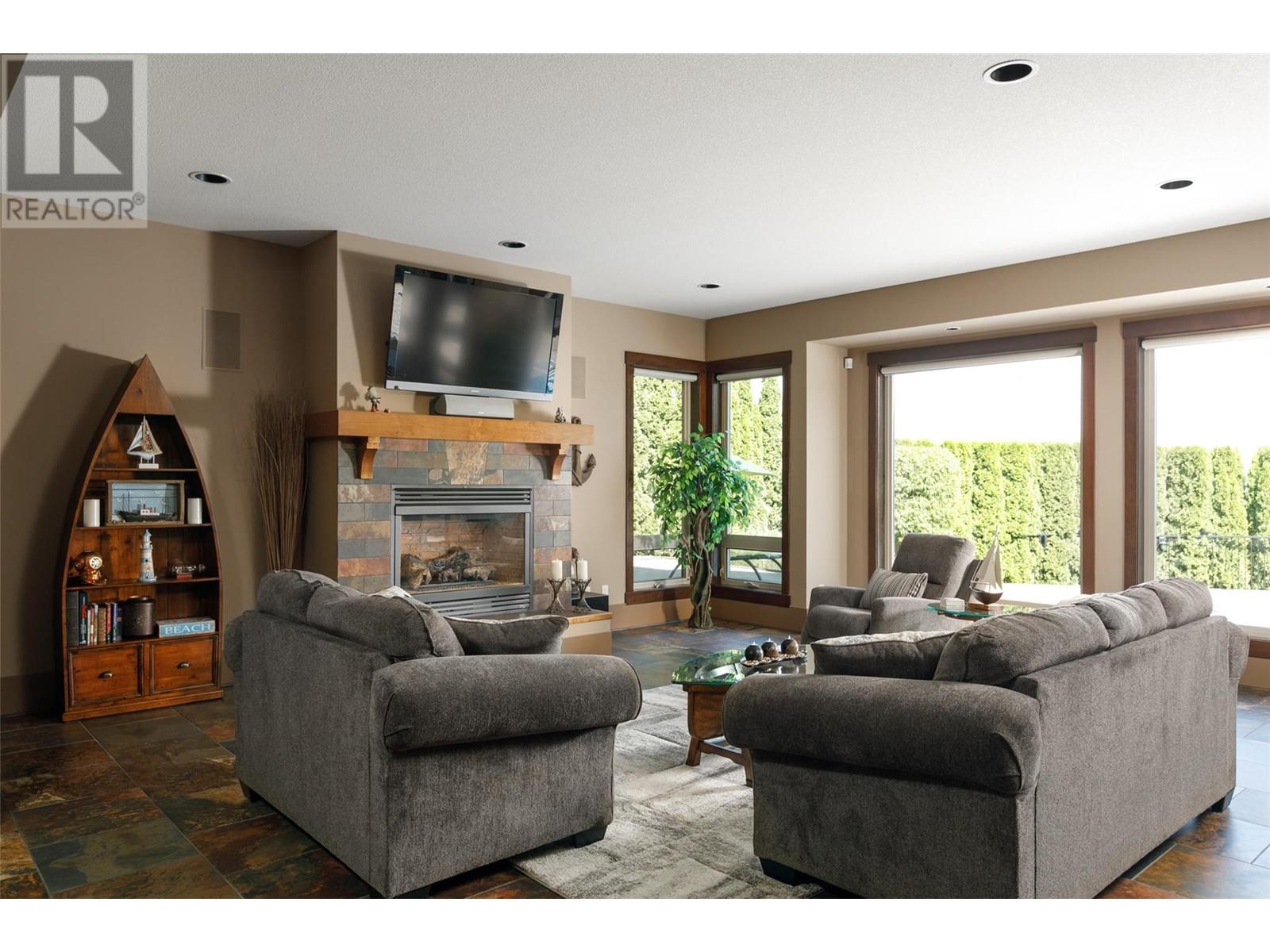 1528 Vineyard Drive, West Kelowna
