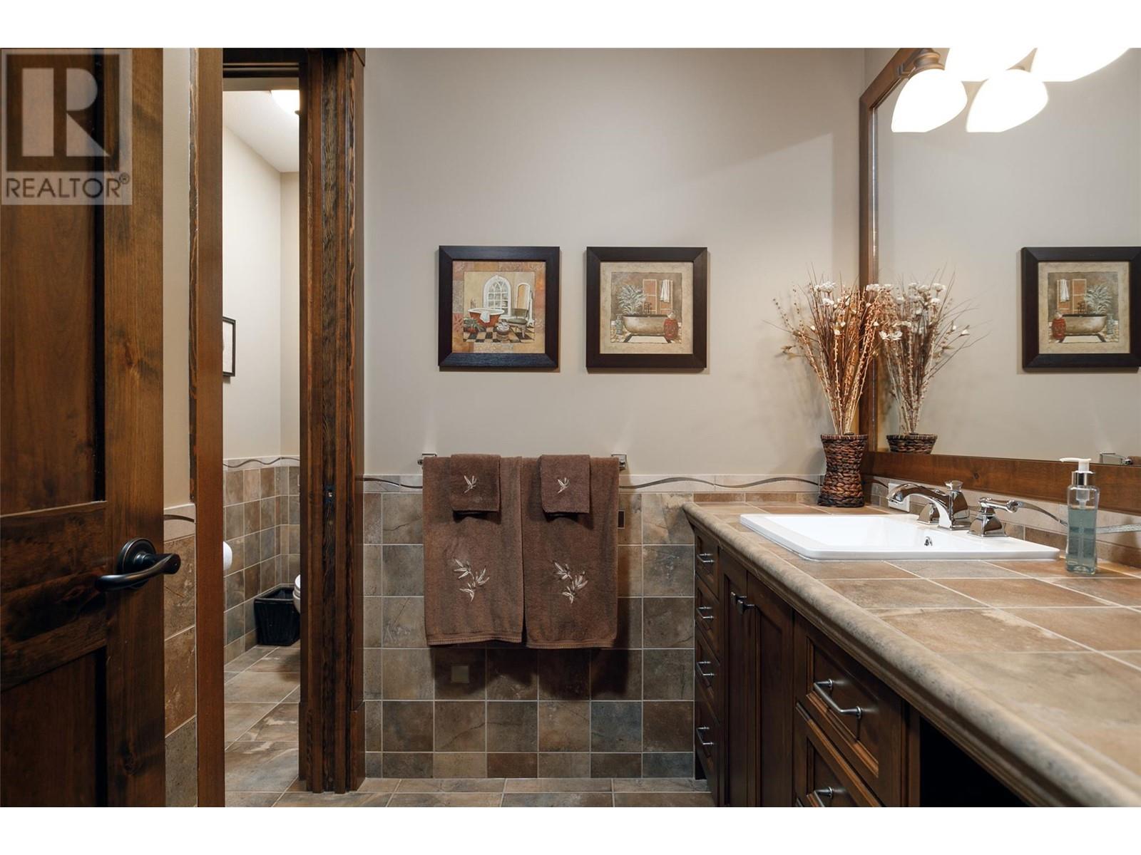 1528 Vineyard Drive, West Kelowna