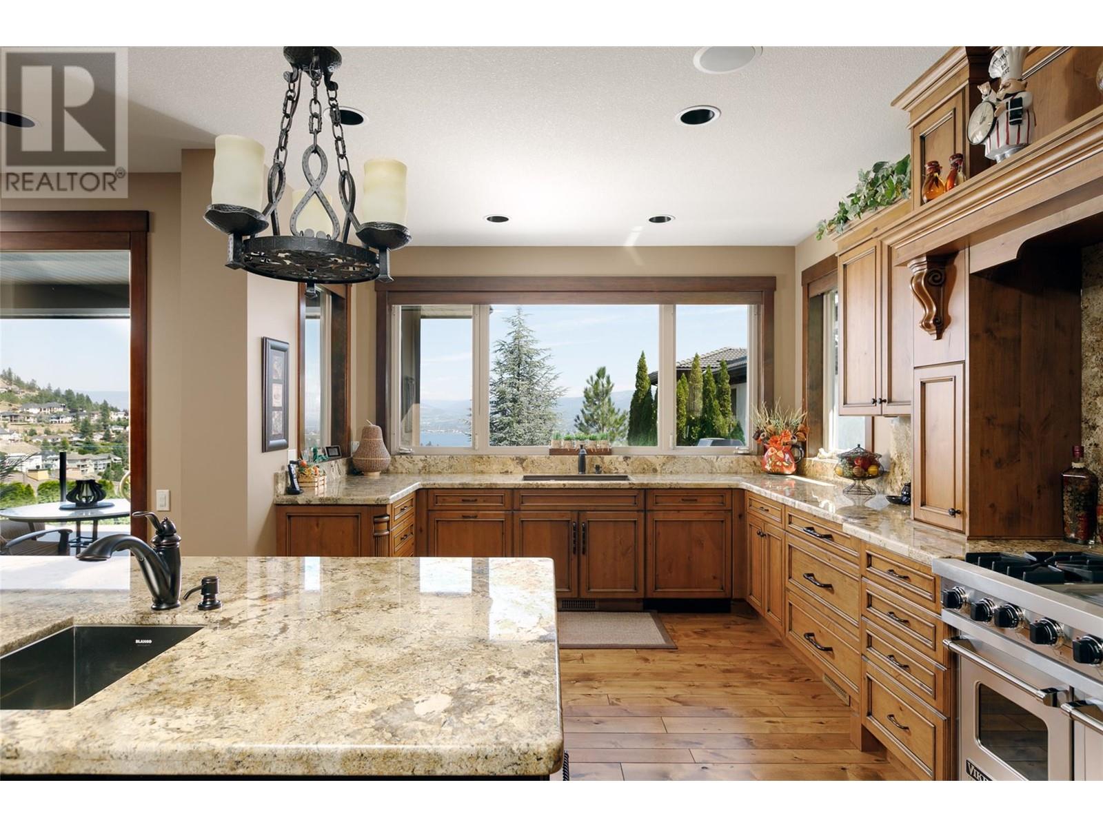 1528 Vineyard Drive, West Kelowna