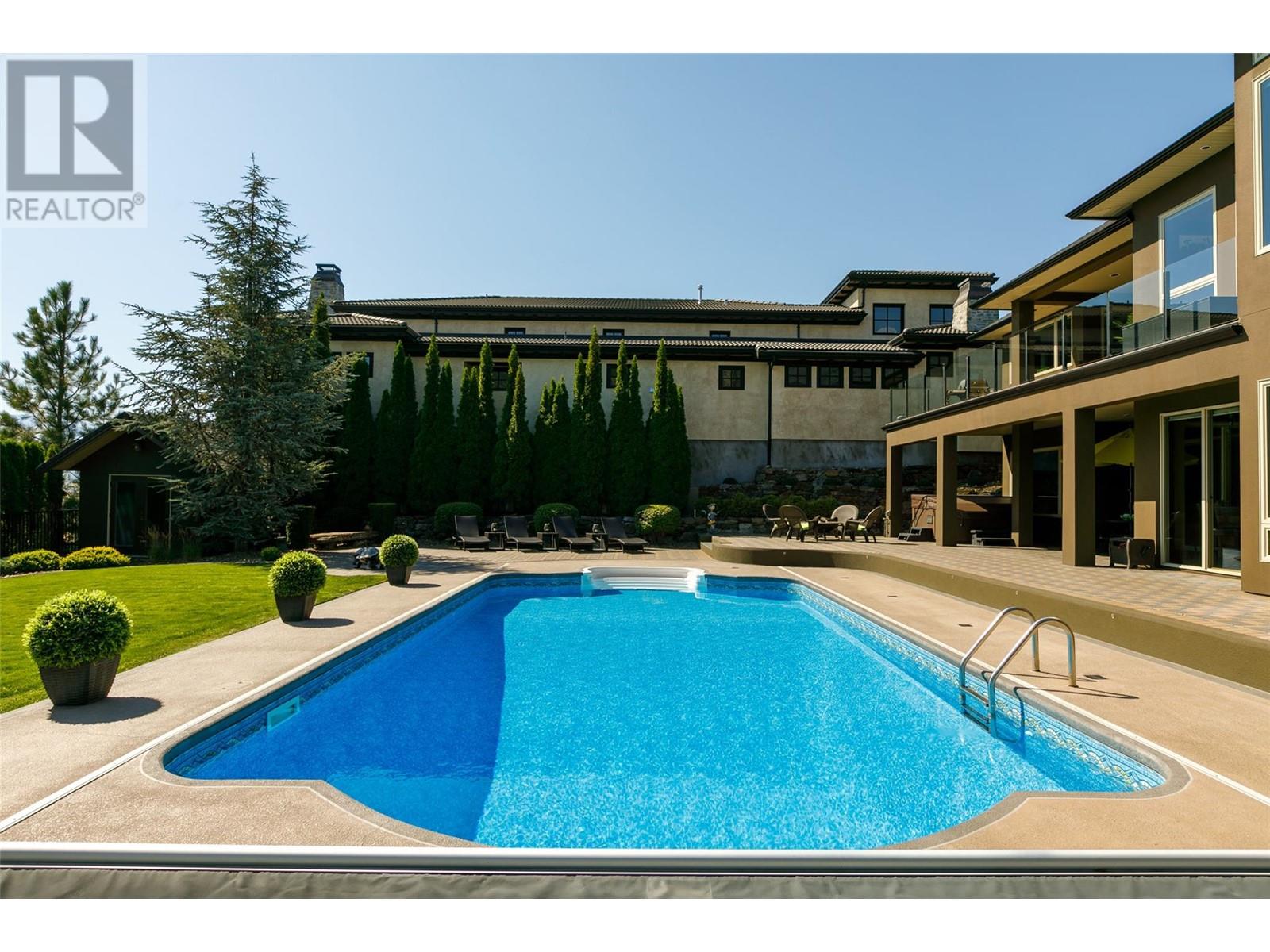  1528 Vineyard Drive, West Kelowna