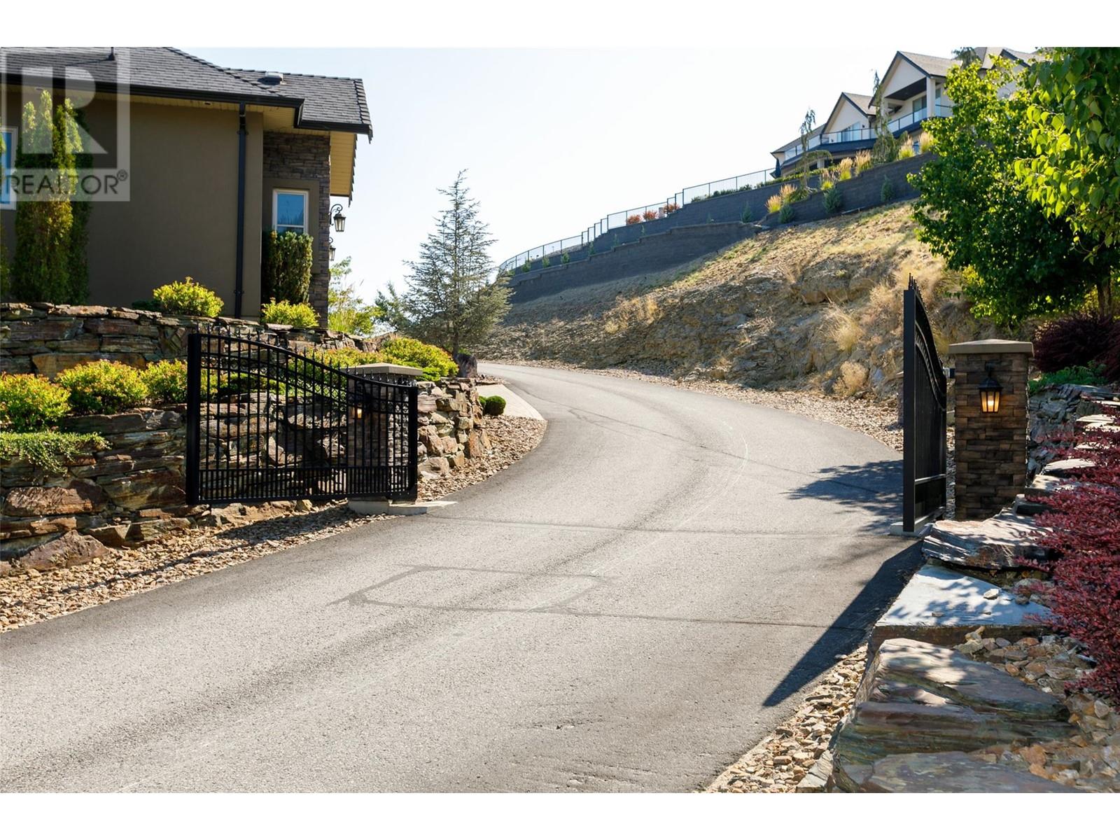 1528 Vineyard Drive, West Kelowna