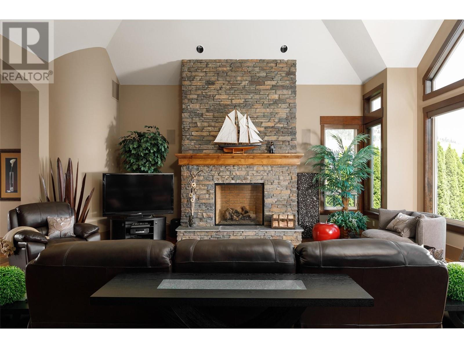 1528 Vineyard Drive, West Kelowna