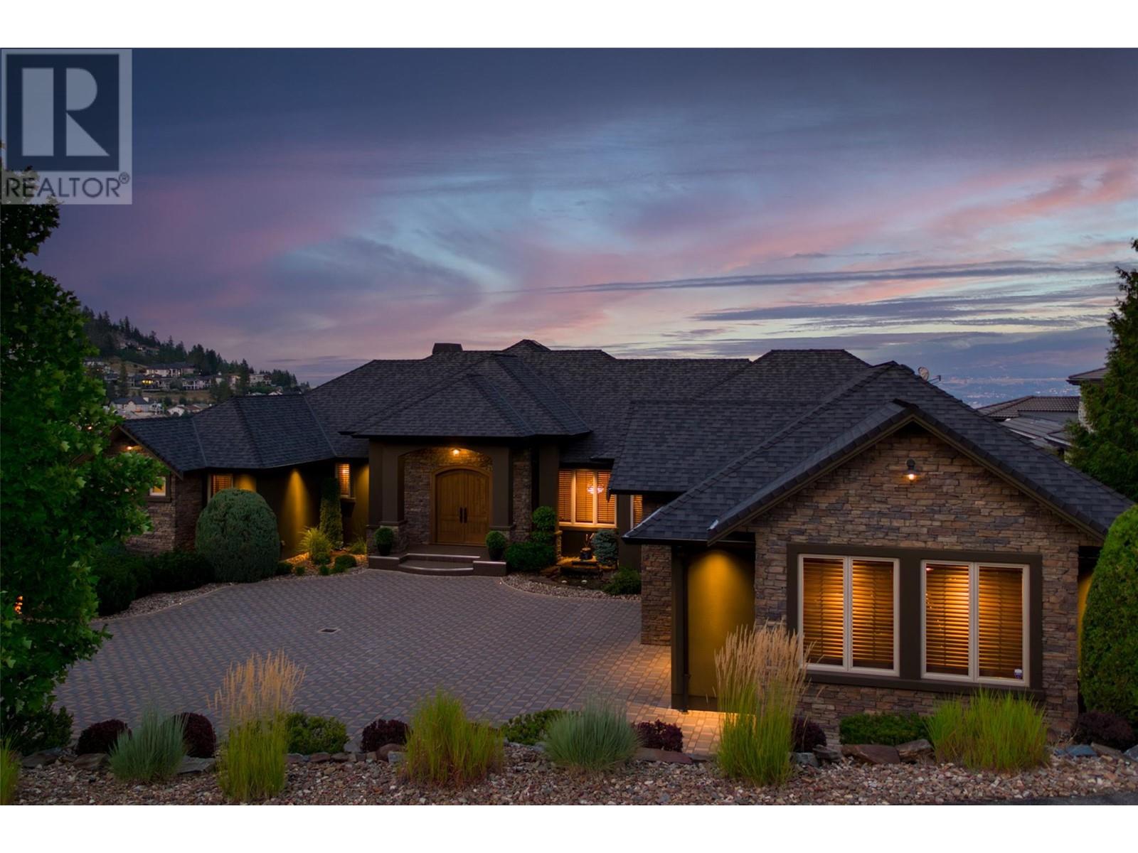  1528 Vineyard Drive, West Kelowna