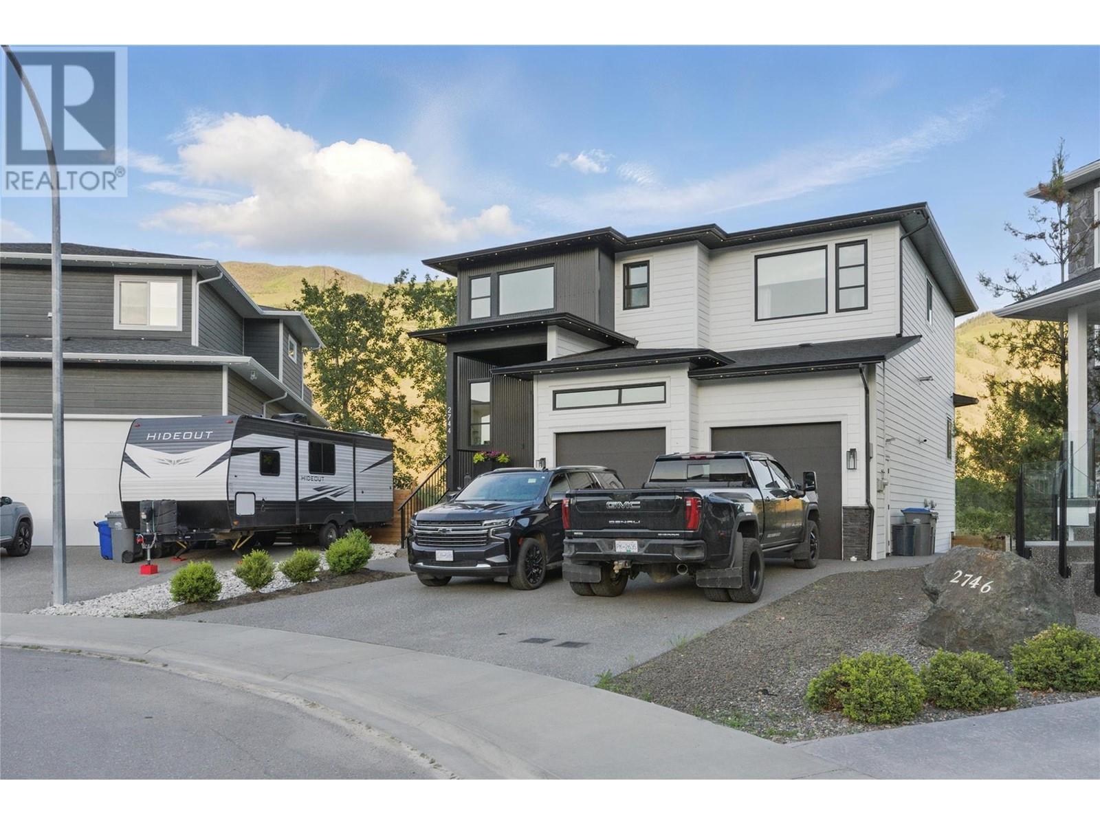 Photo 8 of 2744 Beachmount Crescent, Kamloops BC