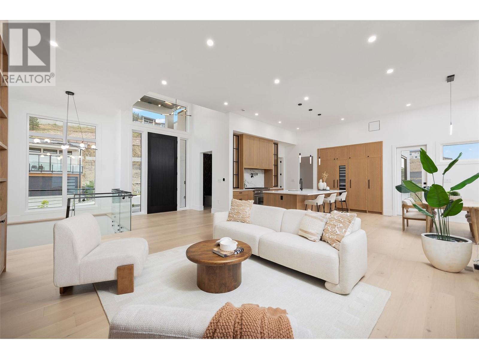  1435 Vineyard Drive, West Kelowna