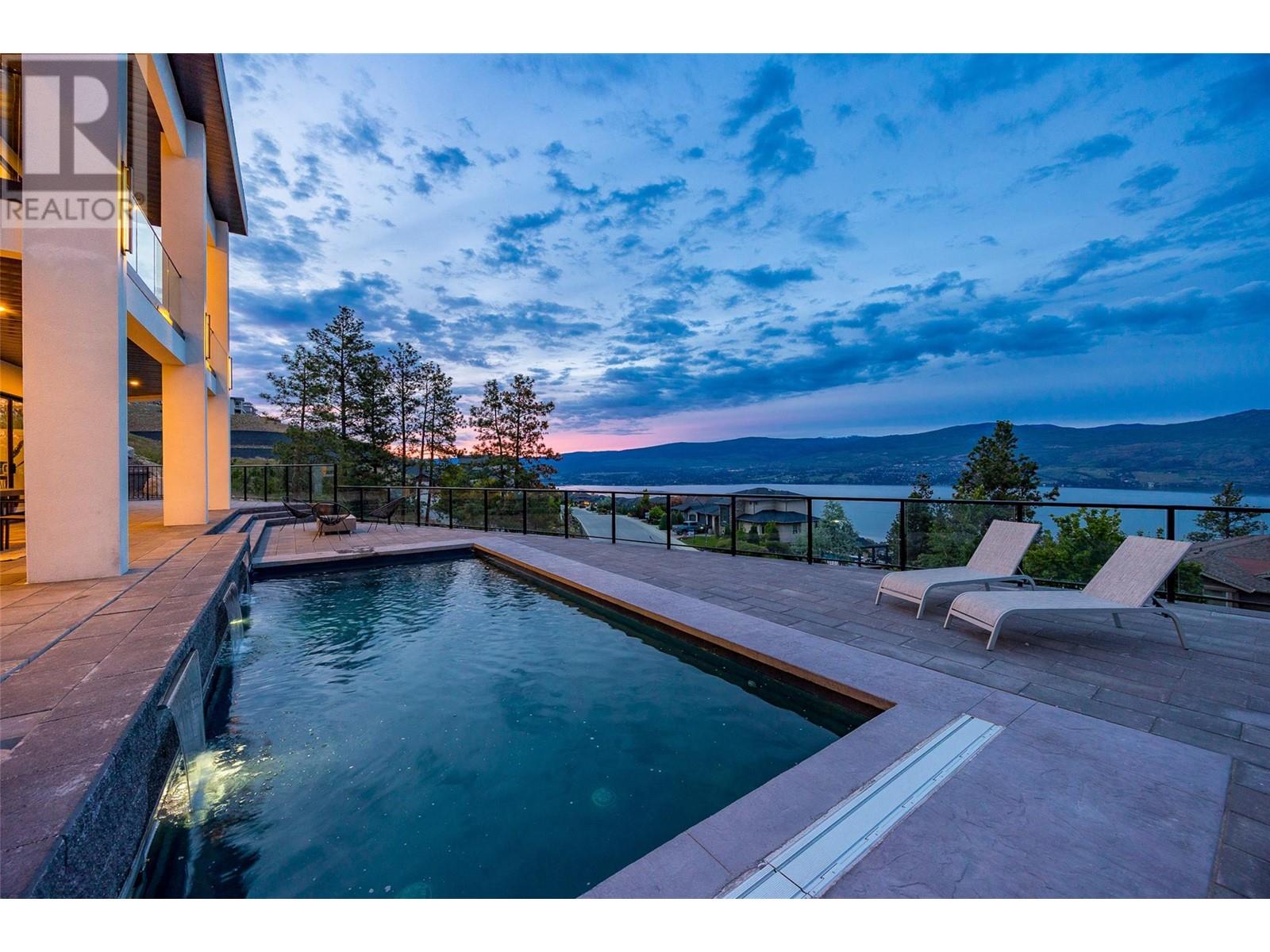  1435 Vineyard Drive, West Kelowna