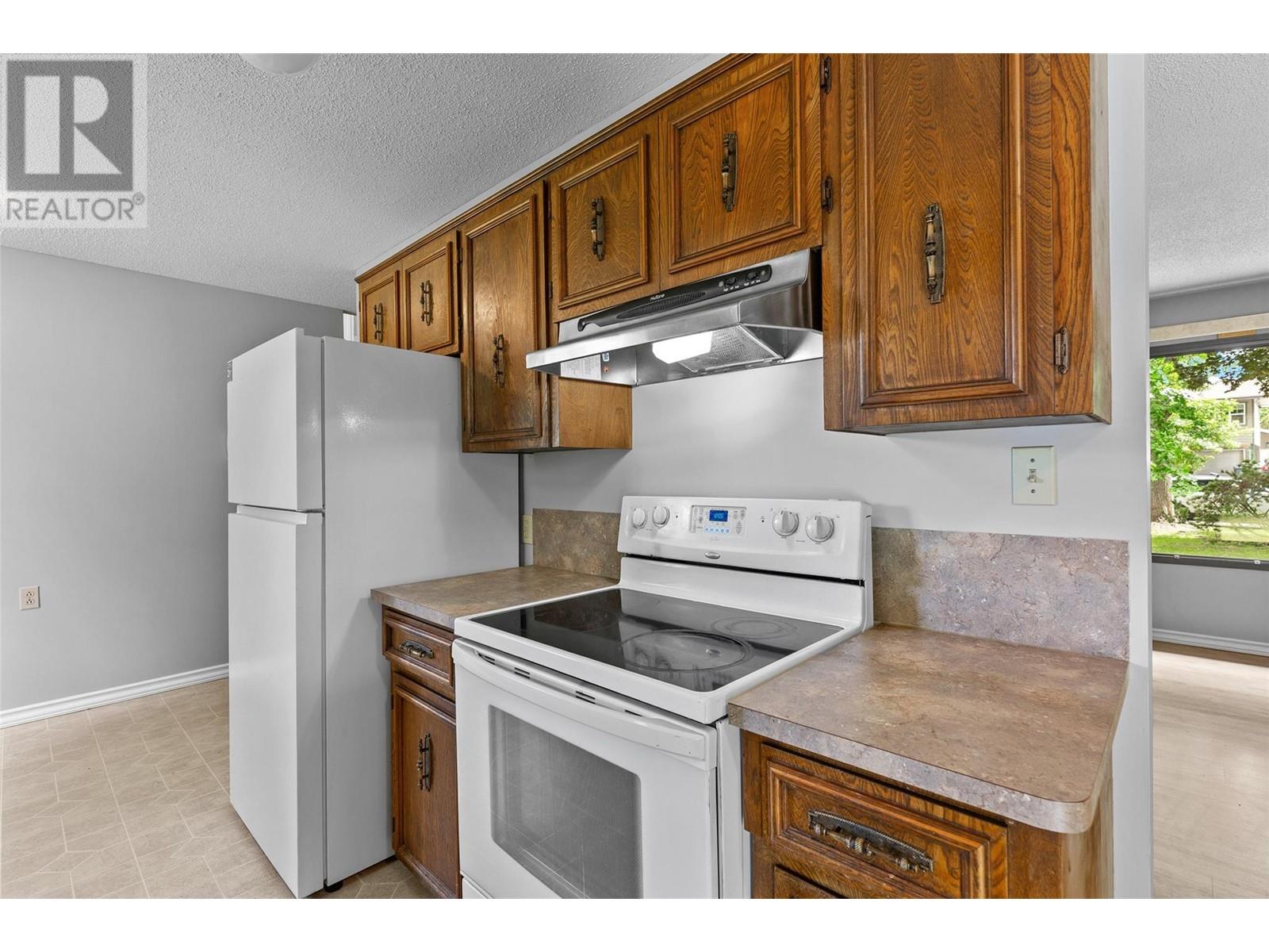  940 Dundee Road, Kelowna