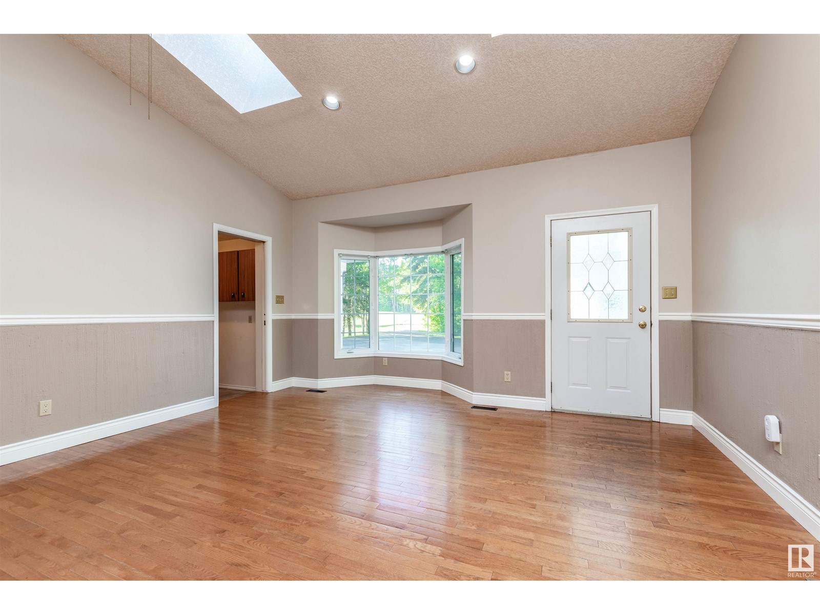 Photo 4 of 253 52310 Rge Road 232, Rural Strathcona County AB