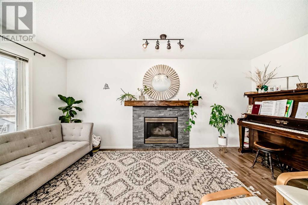 Single Family House for Sale in  Tuscarora Close NW Tuscany Calgary 