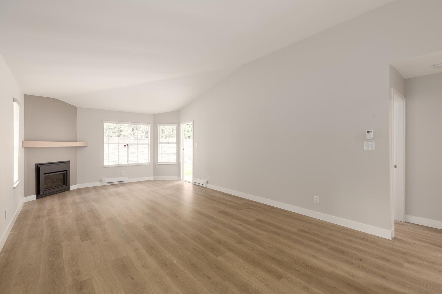 Photo 5 of 46 6537 138 Street, Surrey BC