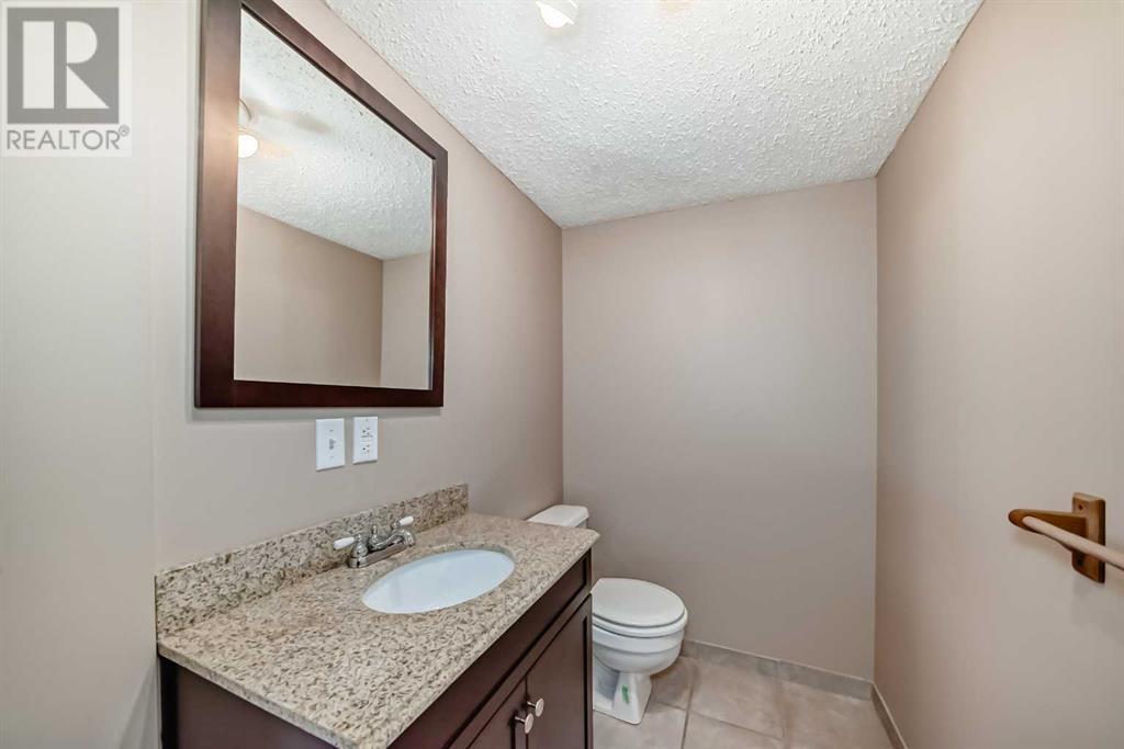 Single Family House for Sale in  Douglasview Rise SE Douglasdale/Glen Calgary 