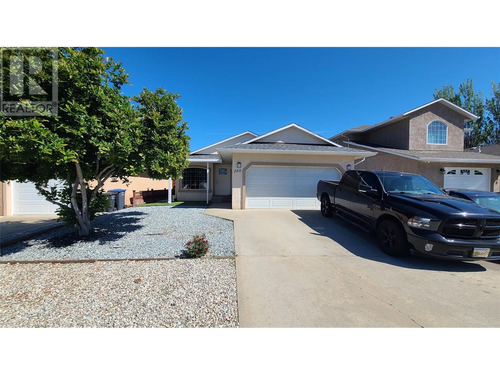 260 WILLOWS Place, Oliver